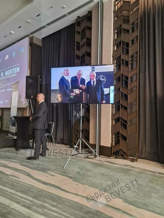 Н.Пр.Кенет Мертен с лекция пред Атлантическия клуб,Кърджали бе представен от Недко Тодоров