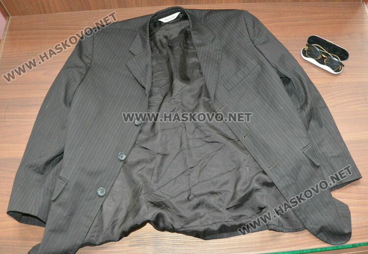 Сакото и очилата на Ари