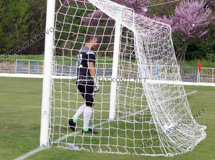 „Димитровград“ и „Саяна Хасково“ с победи