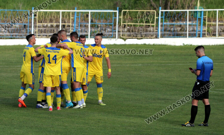 „Димитровград“ и „Саяна Хасково“ с победи