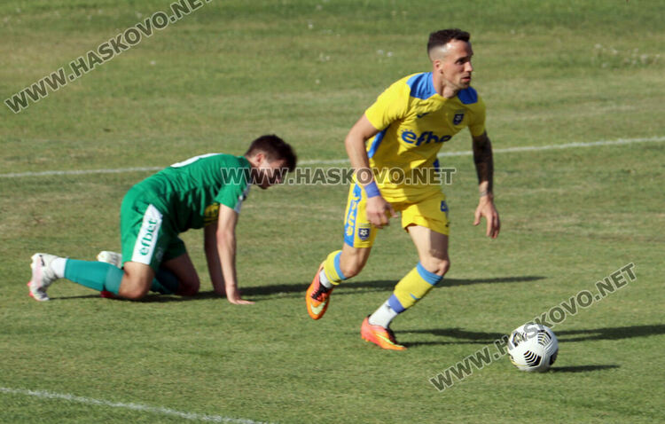 „Димитровград“ и „Саяна Хасково“ с победи