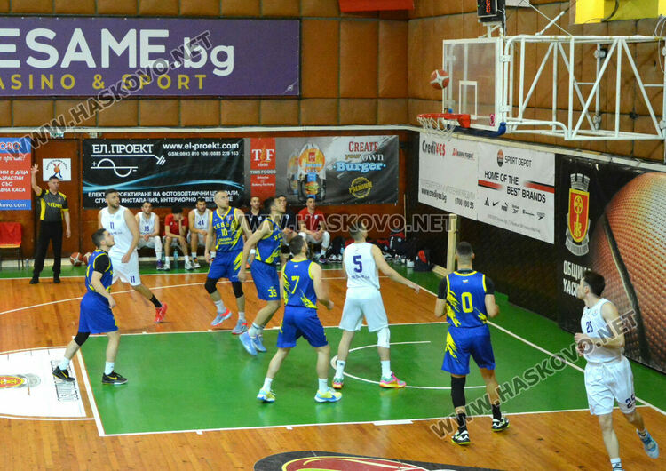 В напрегнат мач “Хебър” победи “Хасково”