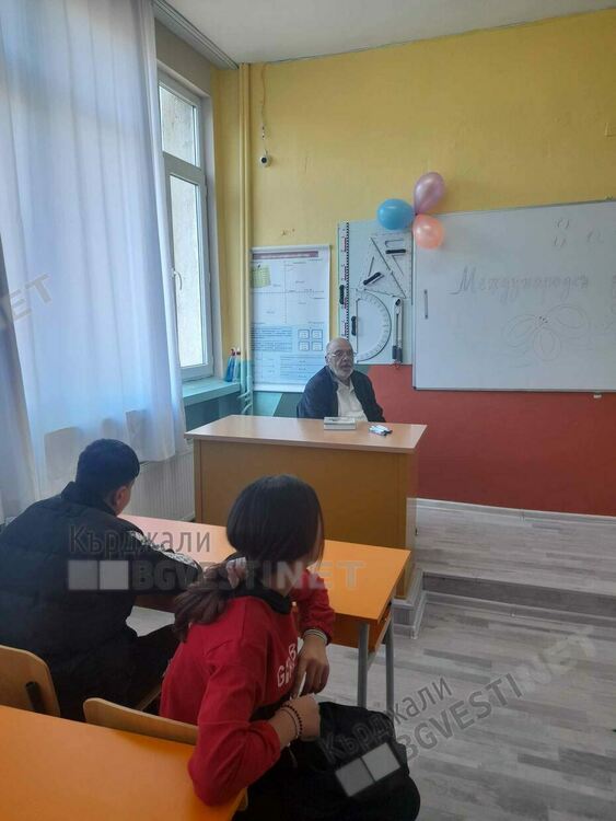 Професионалната гимназия „Евридика“ в Кърджали се включи в инициативата „Походът на книгите“