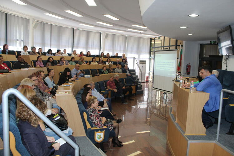 При огромен интерес премина срещата на местния бизнес с директора на фонда "Условия на труд"