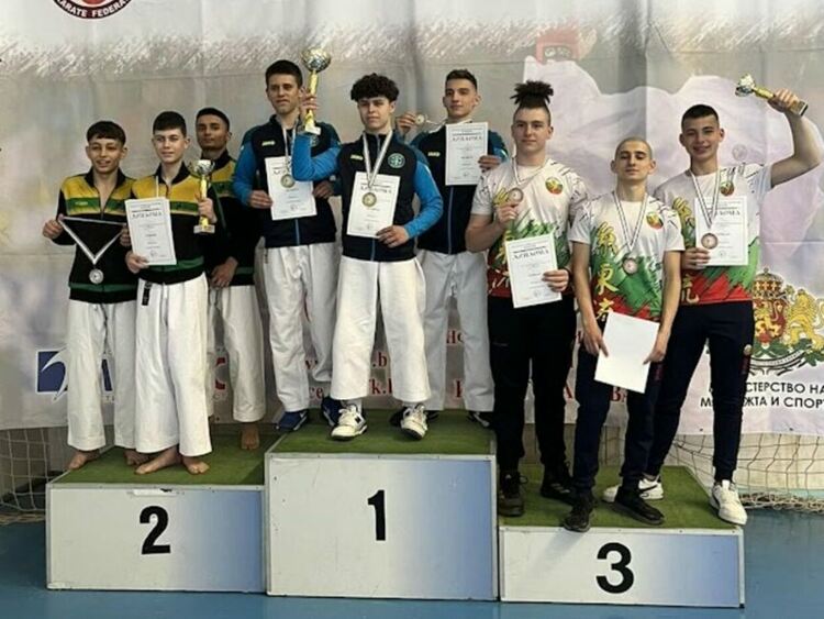 Каратеките на „Торнадо“ с успехи на поредица от държавни първенства