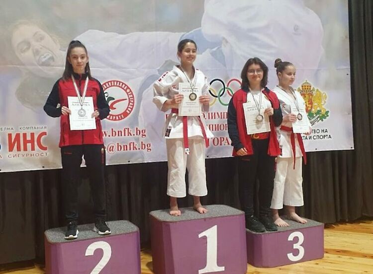 Каратеките на „Торнадо“ с успехи на поредица от държавни първенства