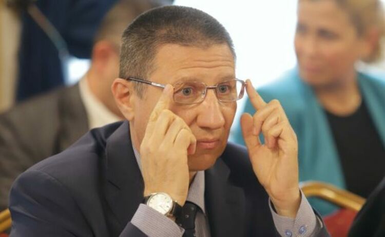 Удължиха с 2 месеца проверката срещу Сарафов за ''Осемте джуджета''