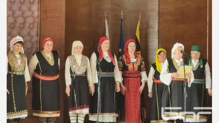 Десет години от основаването си отбеляза Женската фолклорна певческа група „Седмошарица“