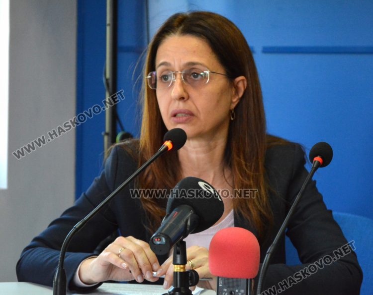 Велина Недева