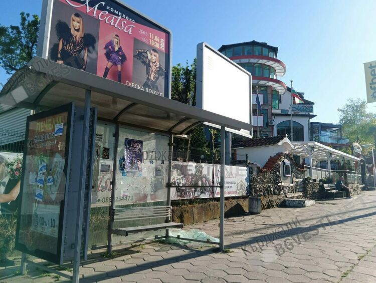 Полицаи разкриха вандала,потрошил спирка на градския транспорт в Кърджали