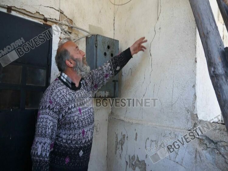 Зов за помощ! Родопчани, да спасим църквата в Дунево от разпадане, уникални икони са пред унищожение /ГАЛЕРИЯ/