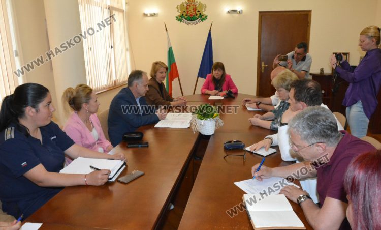 Изтеглят от пазара яйцата от кокошките, заразени с птичи грип край Хасково