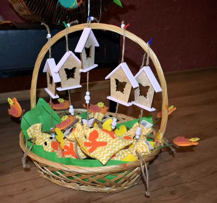 Открит е благотворителният великденски базар в Асеновград 