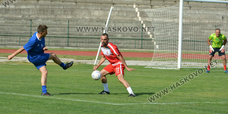 Легенди на „Хасково“ и на „Левски“ играха приятелски мач на Ямача