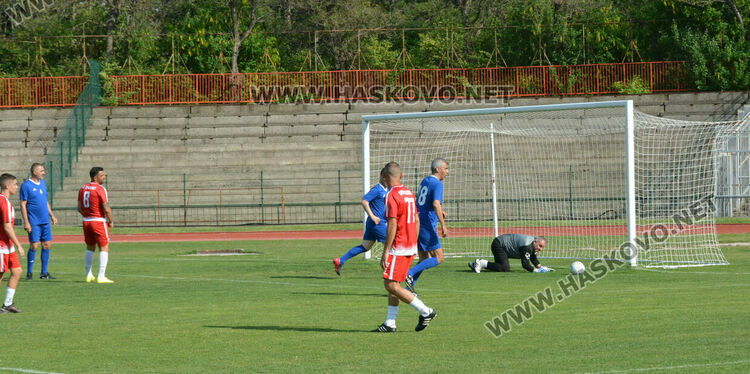 Легенди на „Хасково“ и на „Левски“ играха приятелски мач на Ямача