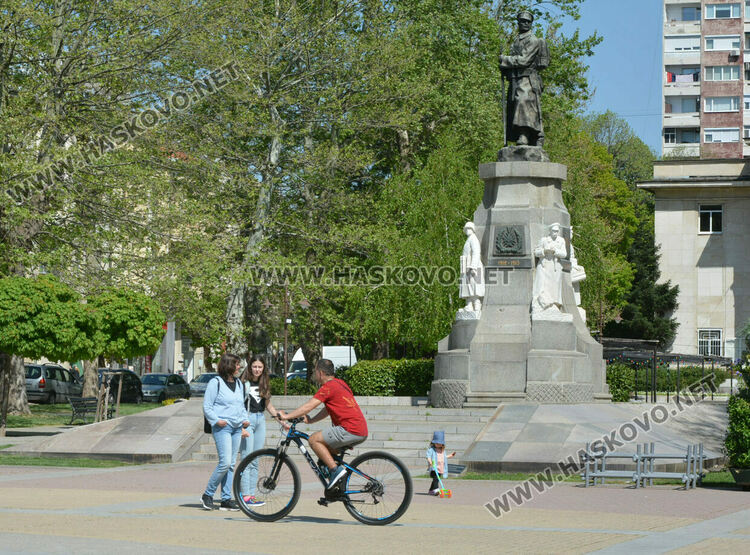 Променлива облачност в събота, но остава топло