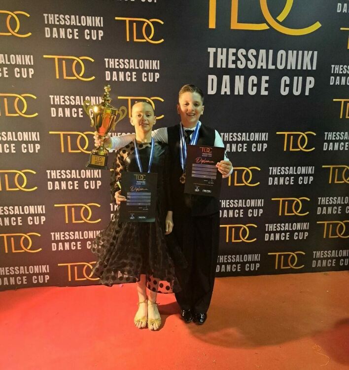 Деца и младежи прославиха Асеновград на престижно танцово състезание