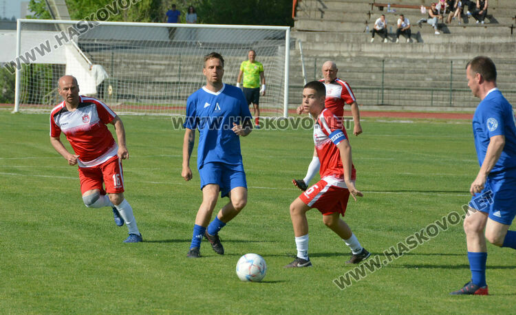 Легенди на „Хасково“ и на „Левски“ играха приятелски мач на Ямача