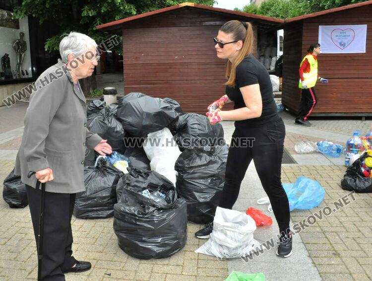 Хасковлии предават капачки и кенчета за закупуване на медицинска апаратура