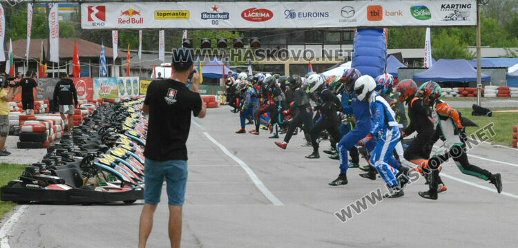 210 пилоти се включиха в 12-часовата надпревара на картинг пистата край Хасково