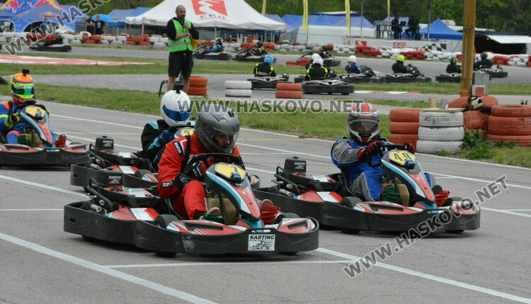 210 пилоти се включиха в 12-часовата надпревара на картинг пистата край Хасково