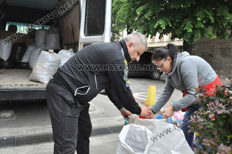 Хасковлии предават капачки и кенчета за закупуване на медицинска апаратура