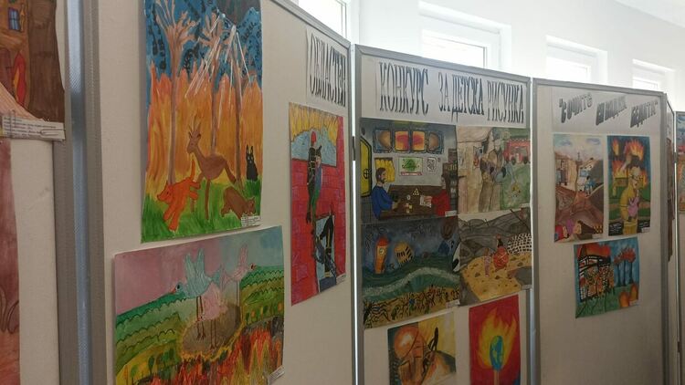 Рекорден брой автори с  619 рисунки участваха в конкурса „С очите си видях бедата“ тази година в област Кърджали