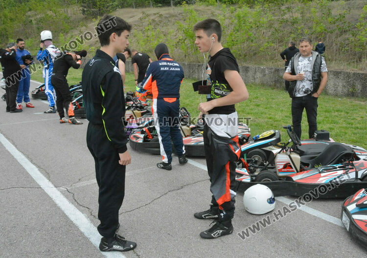 210 пилоти се включиха в 12-часовата надпревара на картинг пистата край Хасково