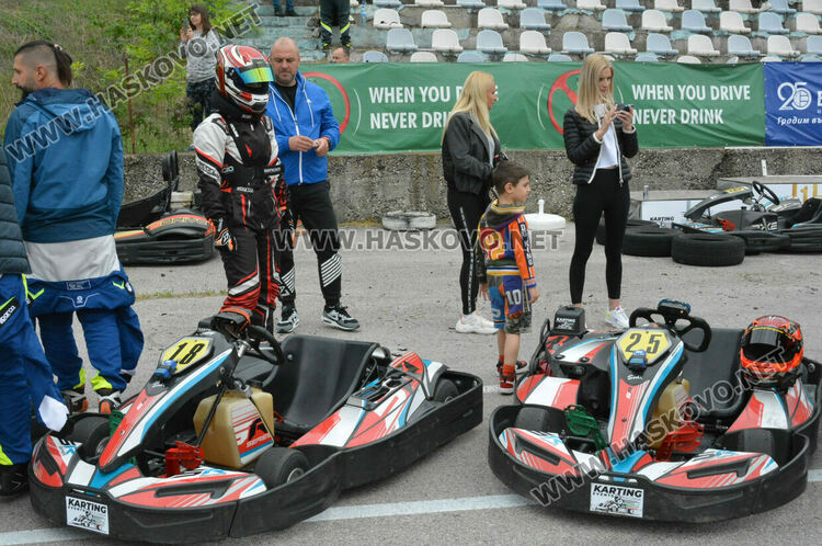 210 пилоти се включиха в 12-часовата надпревара на картинг пистата край Хасково