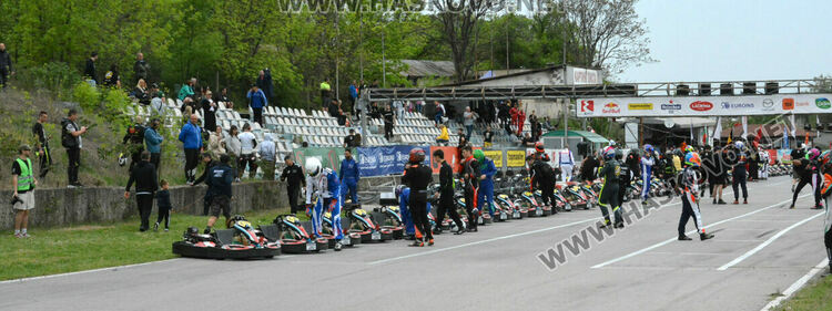 210 пилоти се включиха в 12-часовата надпревара на картинг пистата край Хасково