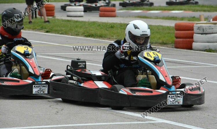 210 пилоти се включиха в 12-часовата надпревара на картинг пистата край Хасково