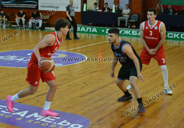 Рутинна победа за „Хасково“ над „Пловдив Мамбас“