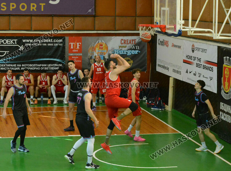 Рутинна победа за „Хасково“ над „Пловдив Мамбас“