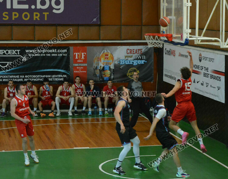 Рутинна победа за „Хасково“ над „Пловдив Мамбас“