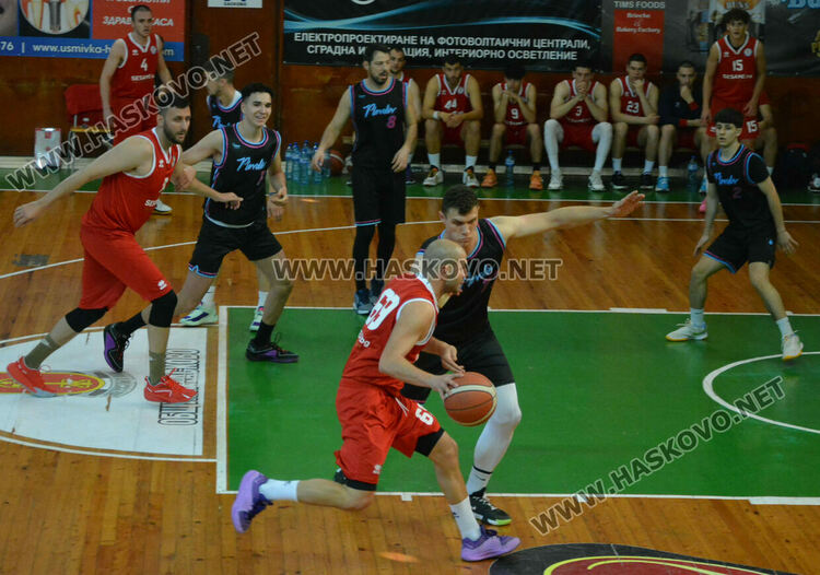 Рутинна победа за „Хасково“ над „Пловдив Мамбас“