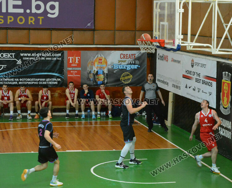 Рутинна победа за „Хасково“ над „Пловдив Мамбас“