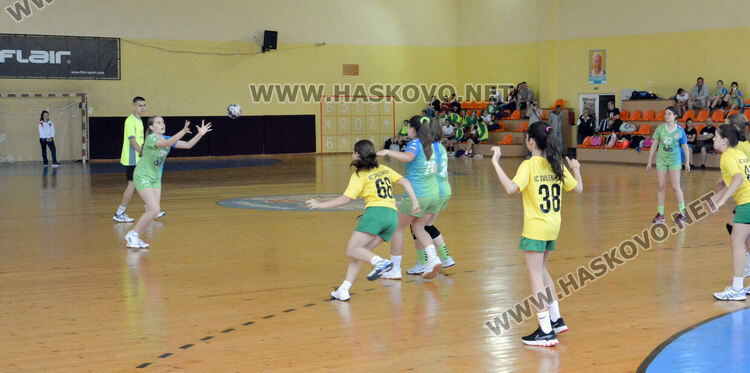 Хасковските хандбалистки с трето място на зоналния финал