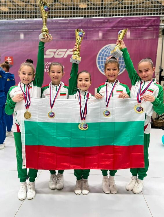 3 златни и 1 сребърен медал за състезателките на „Мега спорт“ от международен турнир в Словакия