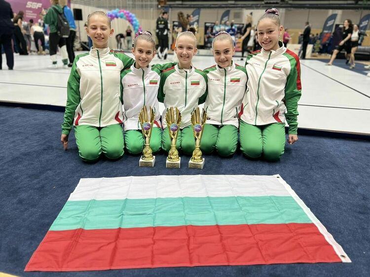 3 златни и 1 сребърен медал за състезателките на „Мега спорт“ от международен турнир в Словакия