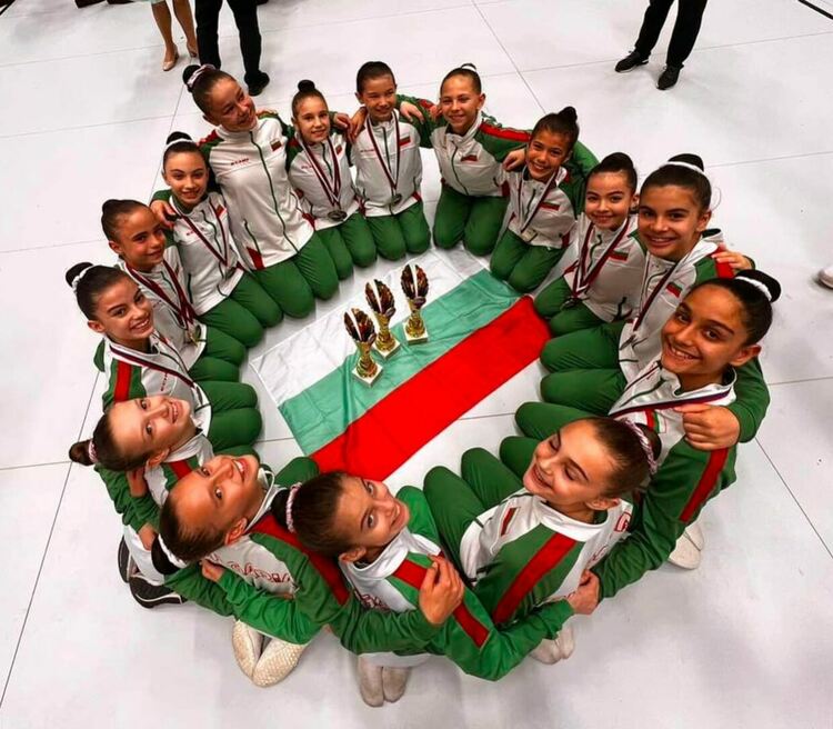 3 златни и 1 сребърен медал за състезателките на „Мега спорт“ от международен турнир в Словакия