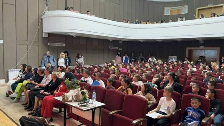 Заместник – кметът Станислава Генадиева посрещна Силва Хачерян в Радомир