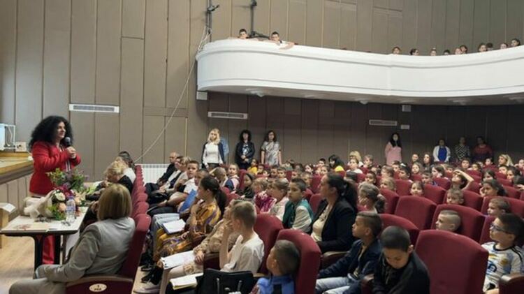 Заместник – кметът Станислава Генадиева посрещна Силва Хачерян в Радомир