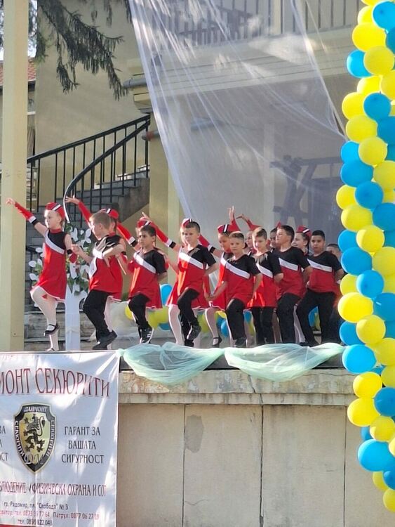 В истинска феерия на изкуството се превърна традиционният вече, трети конкурс за таланти на община Радомир -„Пролетно пробуждане“