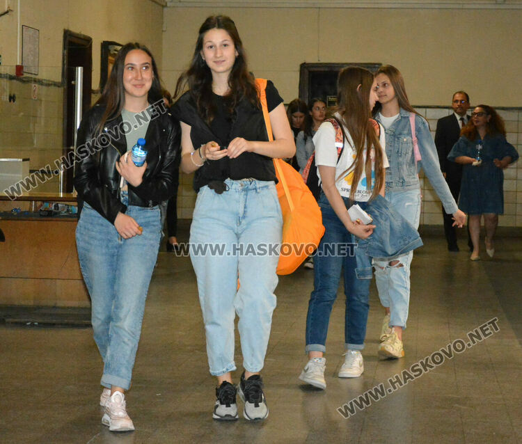 Ученици заеха председателското място в Районен съд – Хасково, запознаха се с конвоирането на задържаните