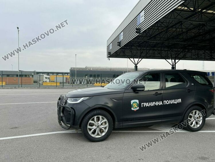 Масирани проверки на службите по границата с Турция