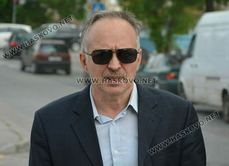 Камион изсипа умрели пилета от фермата с птичи грип в Хасково