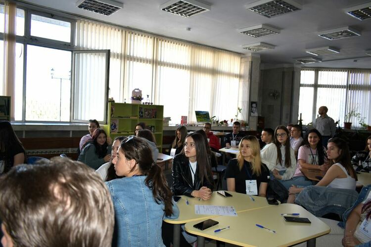 Тийнейджъри се запознаха с онлайн опасностите