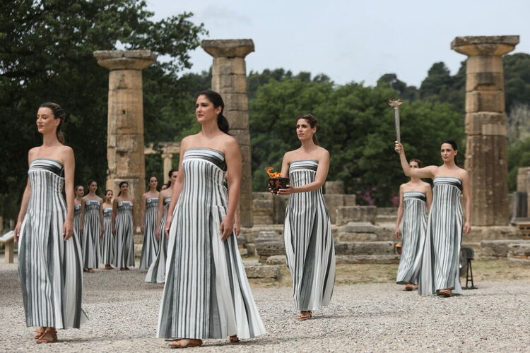 Олимпийският огън лумна с пламък от генералната репетиция