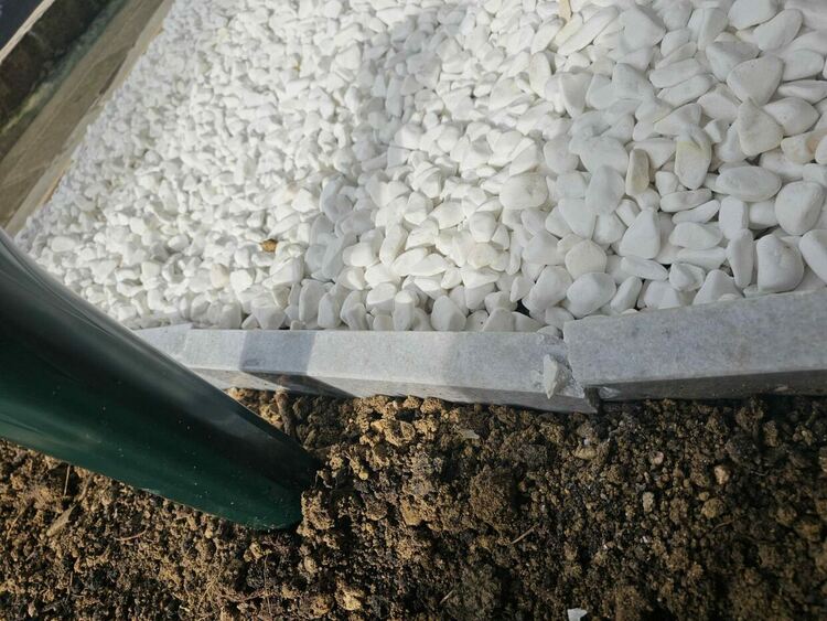 Поругаха гроба на българския патриарх Неофит