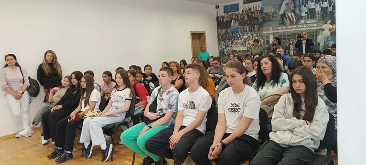 Цвета Караянчева сподели с ученици интересни детайли за българския конституционализъм